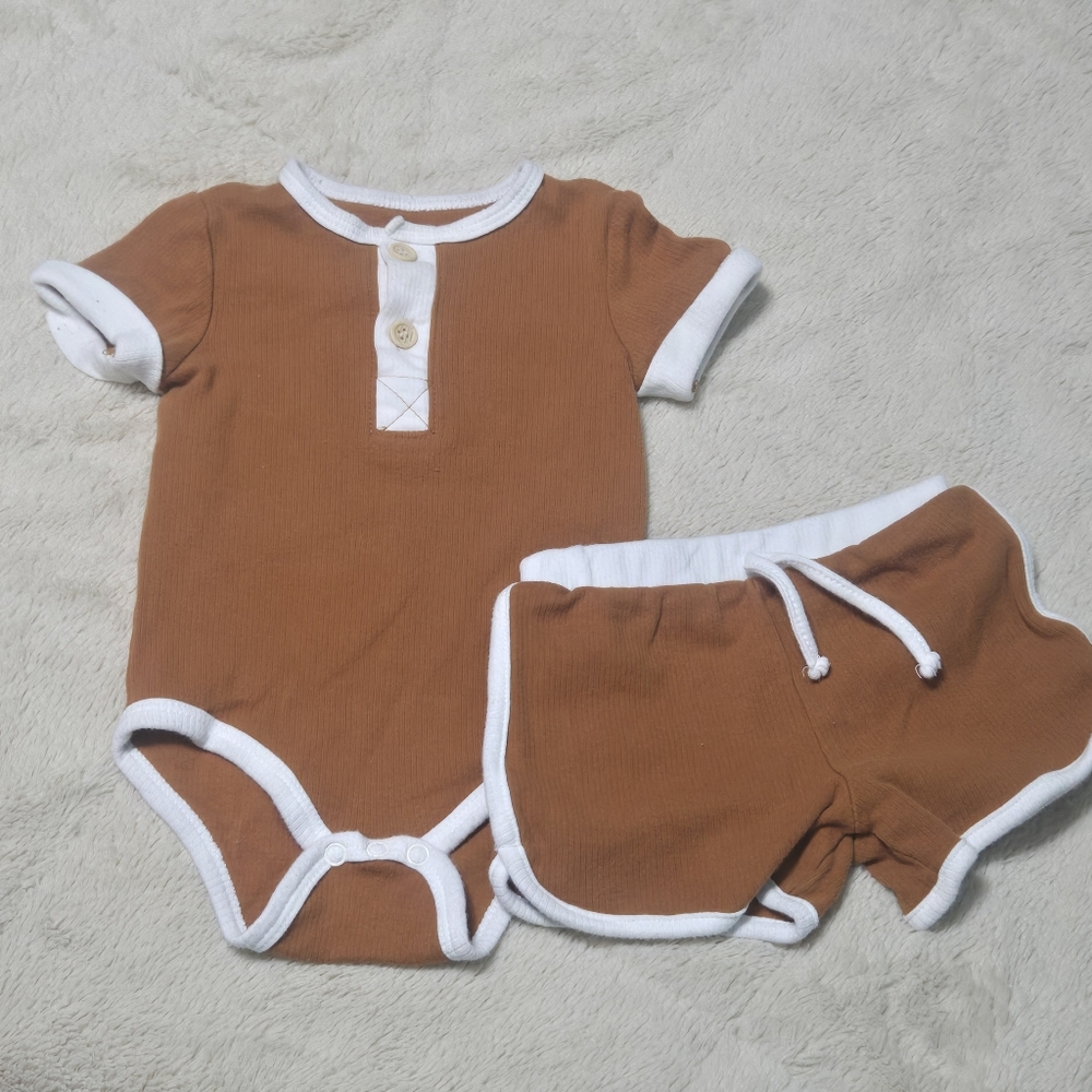 University of Texas Longhorns Burnt Orange onsie short set, 6m - 9m